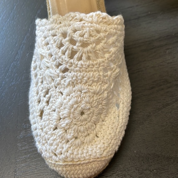 Chico’s Women’s White and Cream Crochet Lace Wedges - Size 7 - Picture 3 of 13